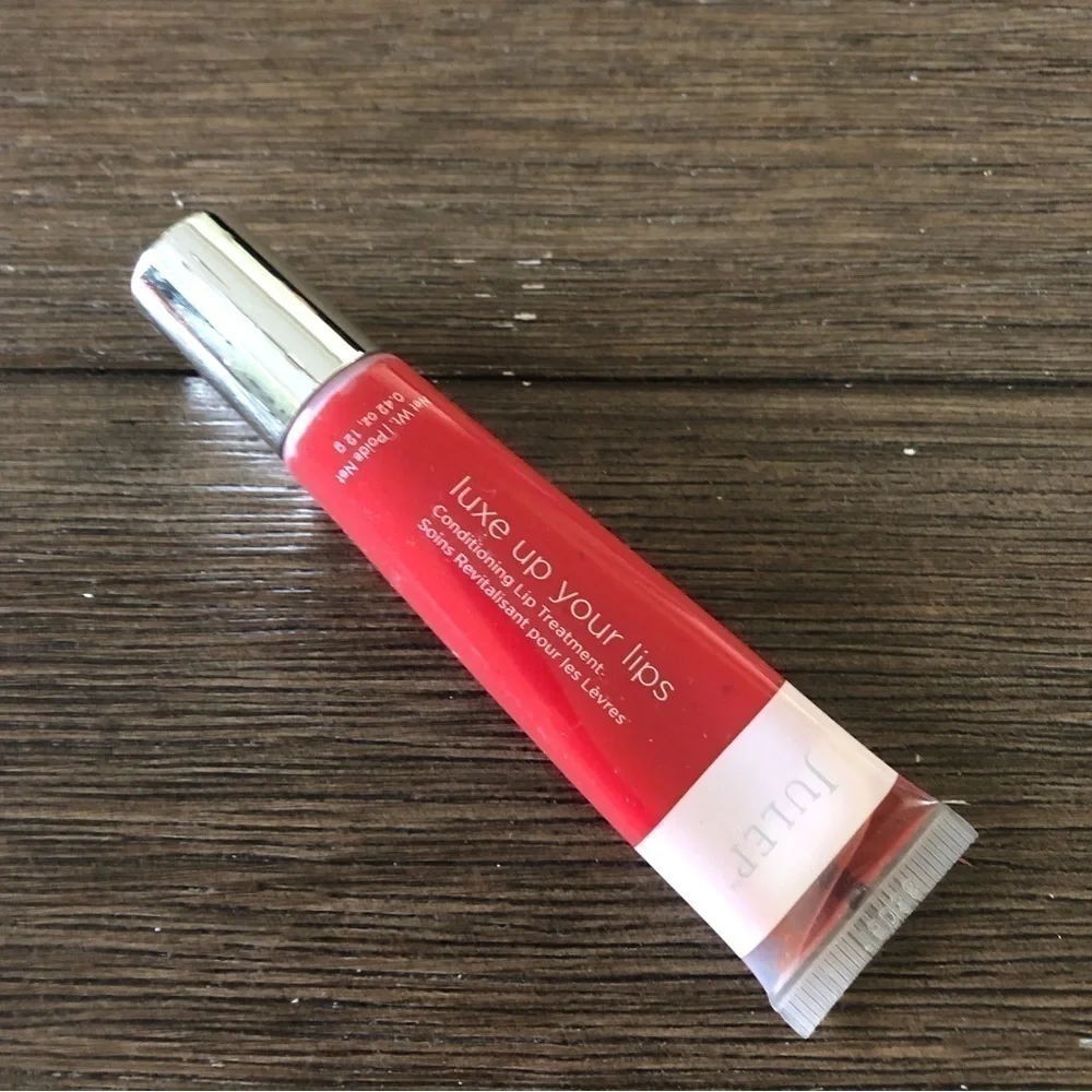 Julep Luxe Lip conditioning treatment in color Poppy